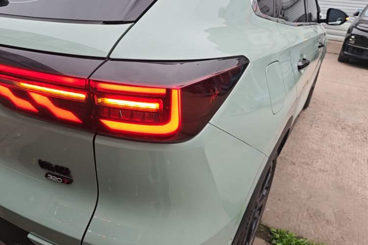 Used Dongfeng Aeolus Huge 2022 Mach Power 1.5T Dare-to-Love Edition