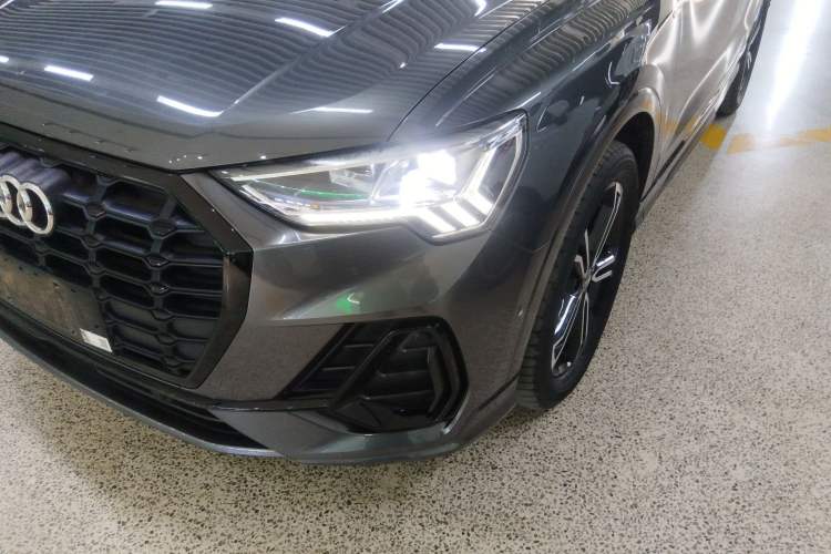 Used Audi Q3 2021 40 TFSI Fashion Dynamic Model