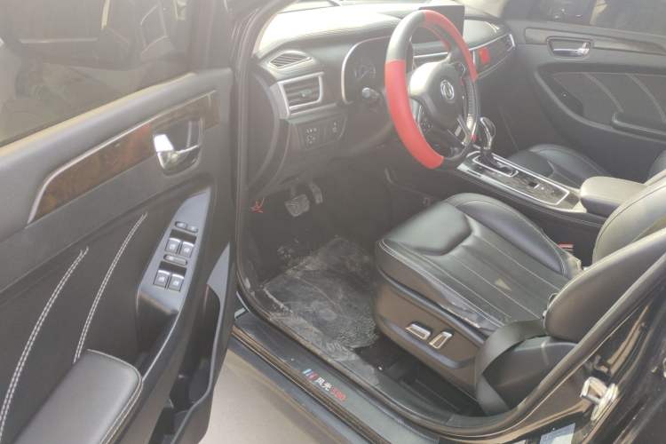 Used Dongfeng Fengon 580 2018 Revised Version 1.5T CVT Luxury Edition Driver Seat