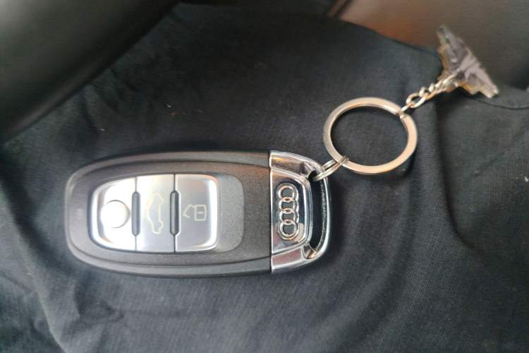 Used Audi Q5 2018 Collector's Edition 40 TFSI Technology Model
