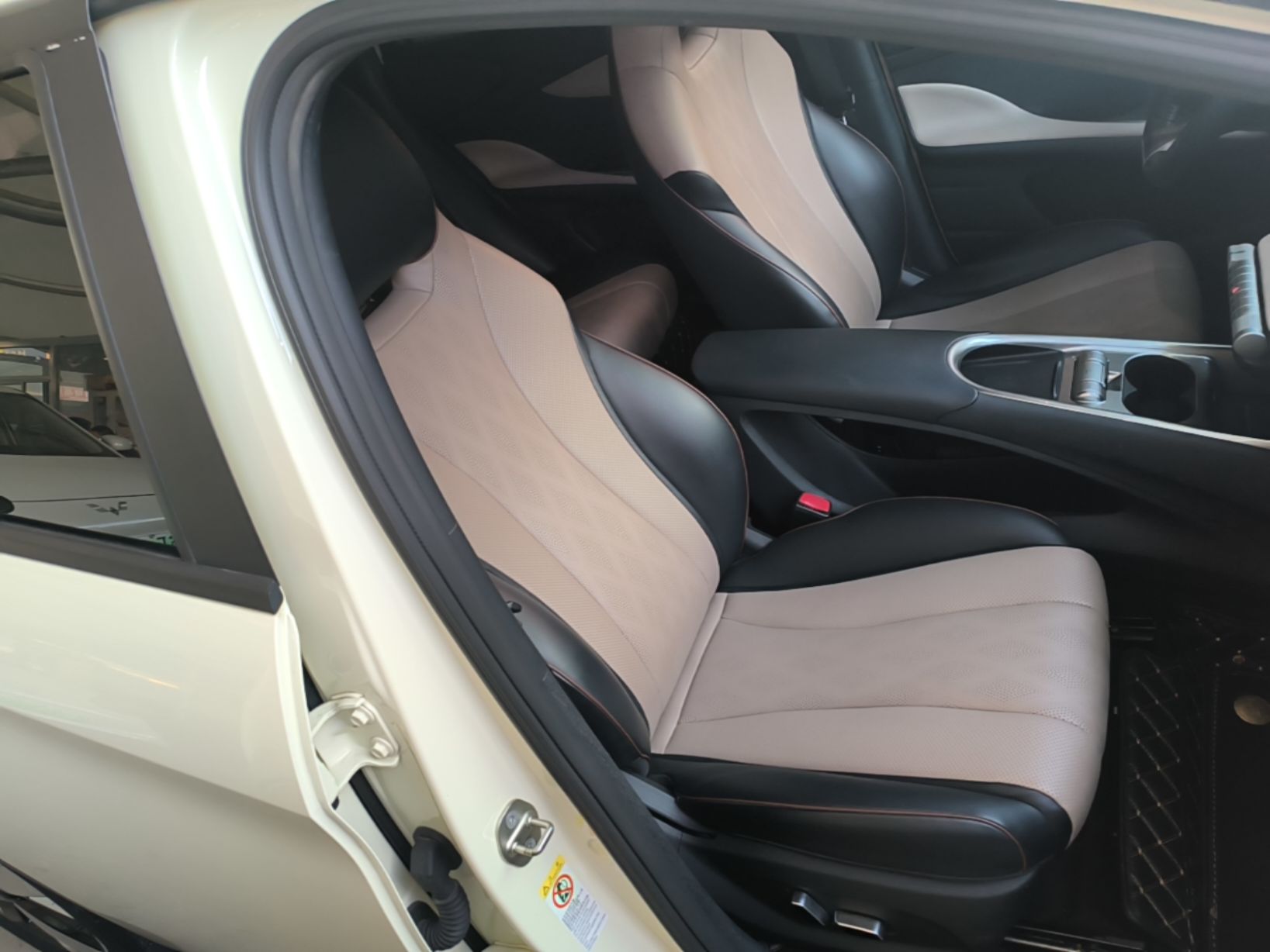 BYD Dolphin 2023 420 km Fashion Edition — снимка 19