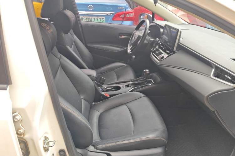 Used Toyota Corolla 2019 1.2T S-CVT GL-i Luxury Edition Right Front Seat