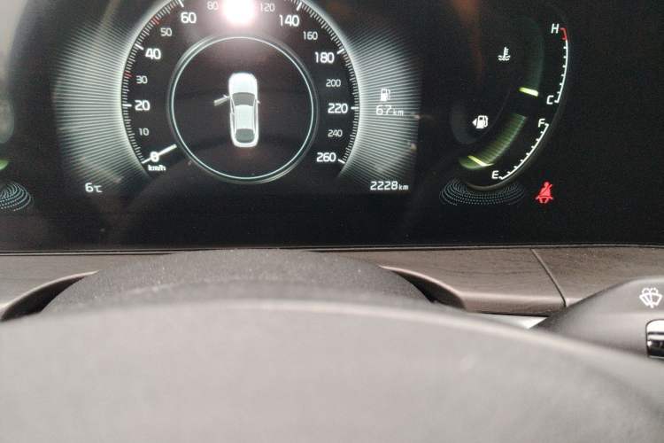 Used Kia K5 2025 1.5T Luxury Edition Odometer Close Up