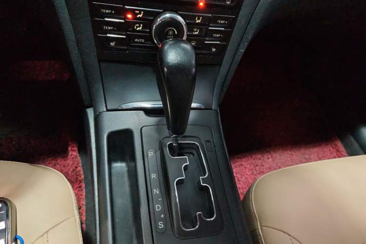 Used Bestune B70 2014 2.0L automatic luxury version
