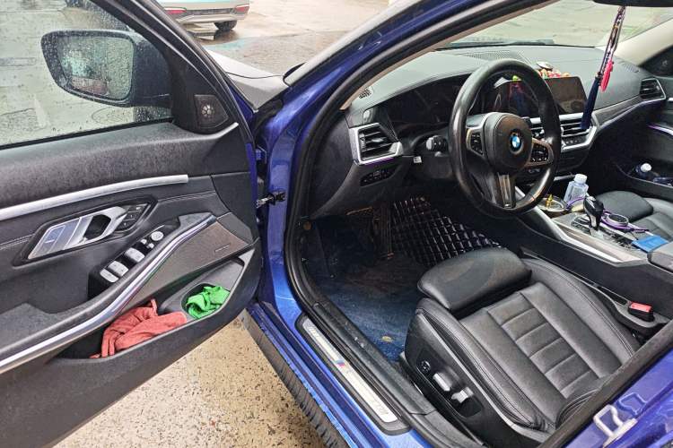 Used BMW 3 Series 2020 325i M Sport Night Edition package Driver Seat