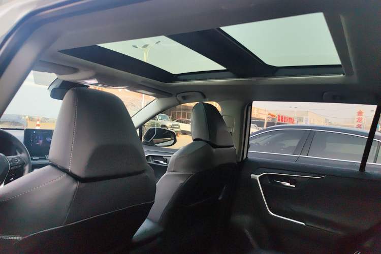 Used Toyota RAV4 2023 Dual-Engine 2.5L E-CVT Four-Wheel Drive Elite Plus Edition Headliner