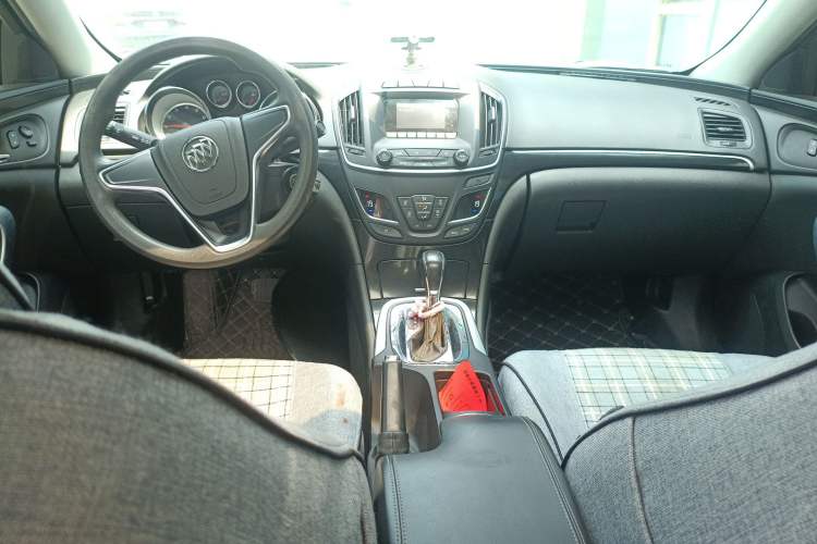 Used Buick Regal 2015 1.6T Leading Technology Model Center Console