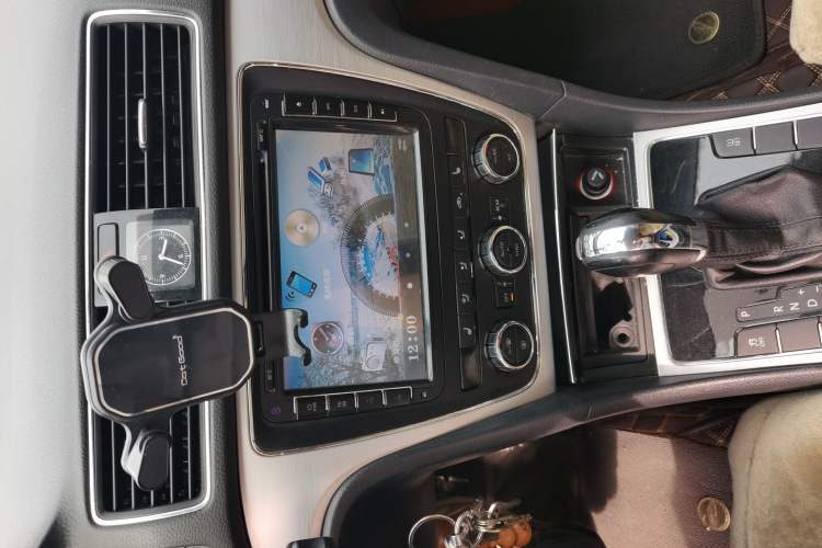 Used Volkswagen Passat 2013 1.8TSI DSG Prestige Edition Audio And AC Panel