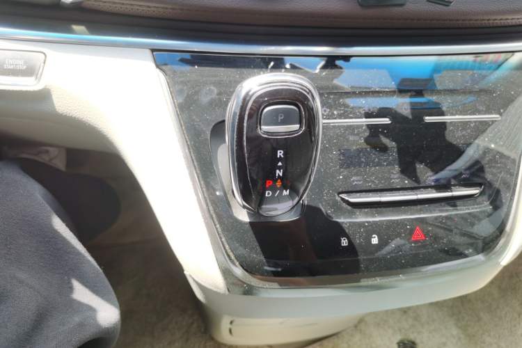 Used Buick GL8 2021 Land Cruiser Executive Class 652T Comfort Model Gear Lever