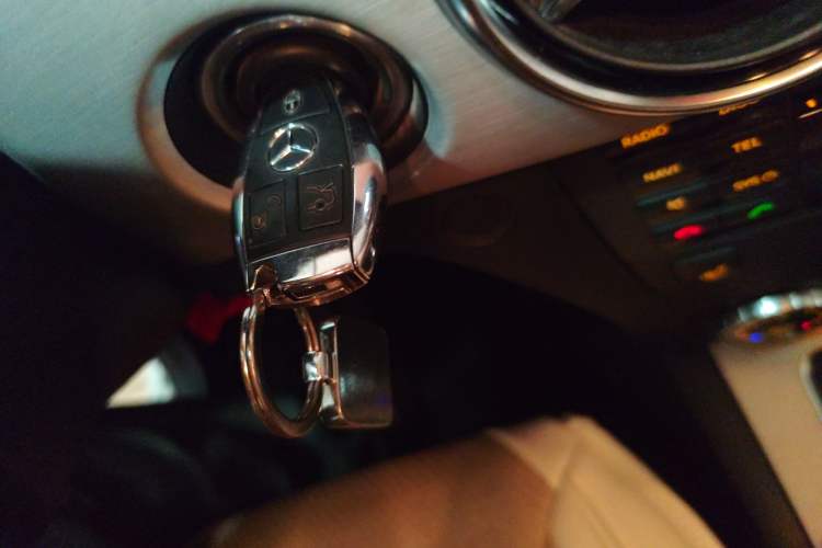 Used Mercedes-Benz GLK-Class 2013 GLK 300 4MATIC Dynamic Sunroof Model