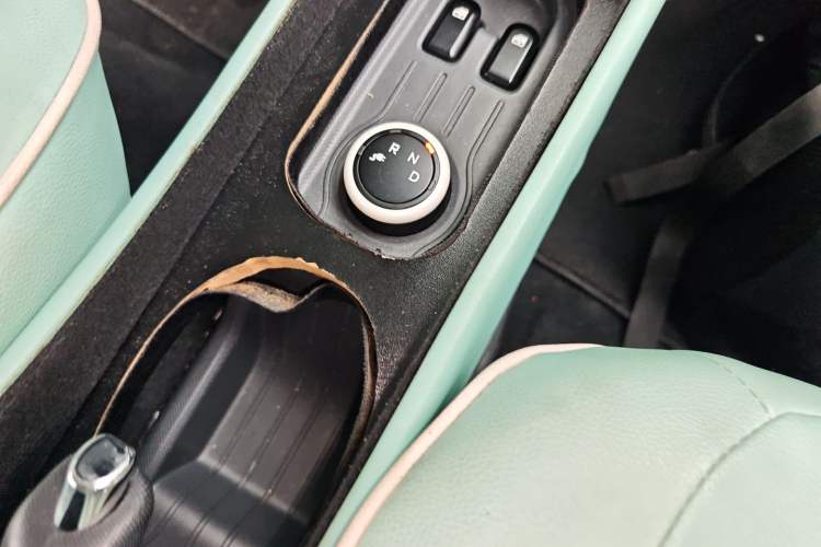 Used Wuling Hongguang MINIEV 2020 Enjoyment Model Lithium Iron Phosphate Gear Lever