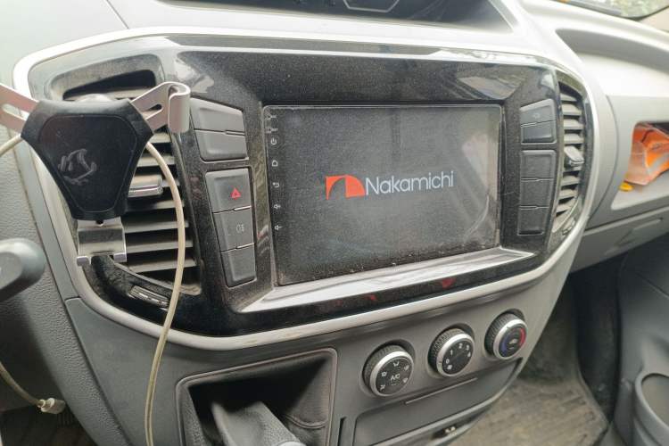 Used SAIC MAXUS Xintu V80 2021 2.0T Manual Classic Aoyuntong Long Wheelbase Mid-Roof 6/7/8/9-Seater