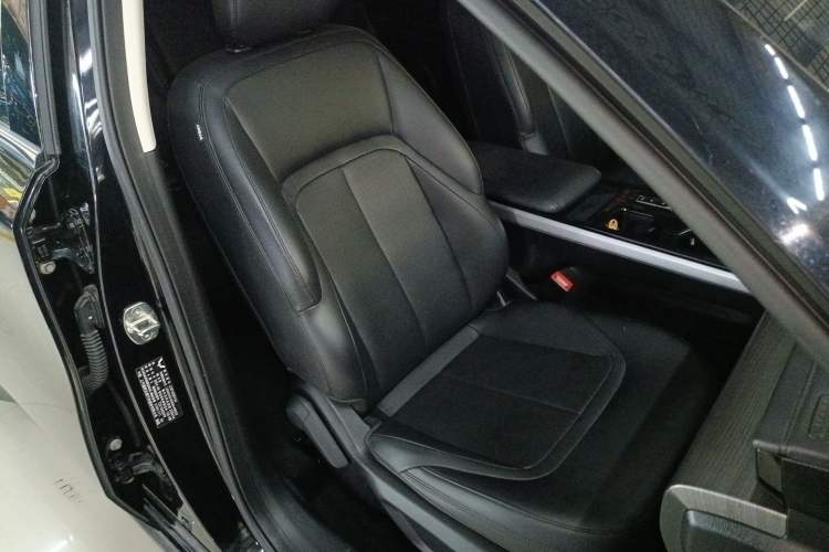 Used Wuling Xingguang 2024 Co-Creation Edition 510 Advanced Model Right Front Seat