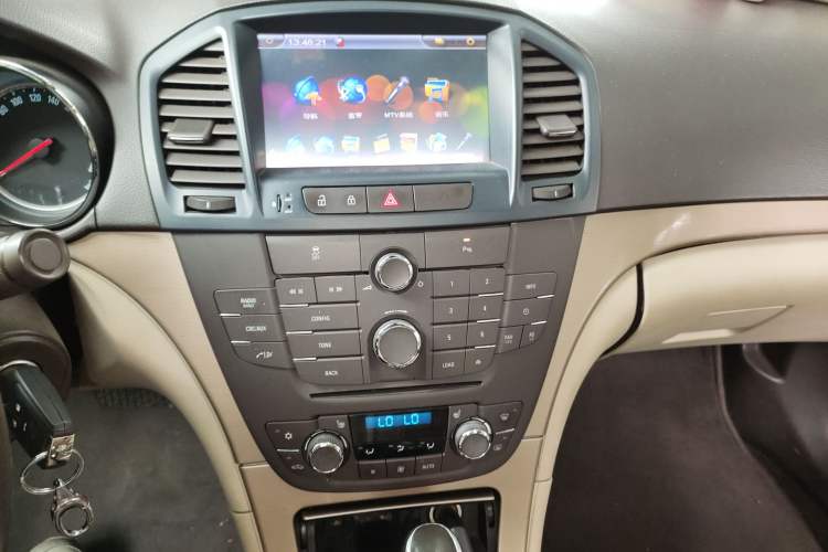 Used Buick Regal 2010 2.0L Expo Edition Audio And AC Panel