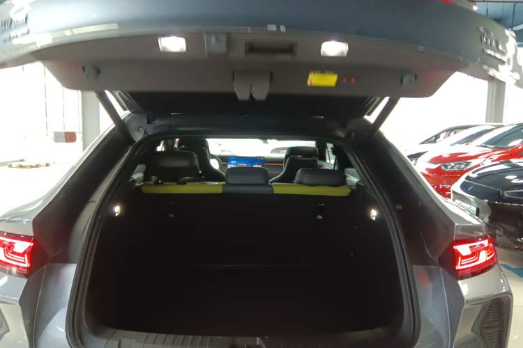 Used BYD Song L EV 2025 Intelligent Driving Version 602 km Range LiDAR-equipped All-Wheel-Drive Type