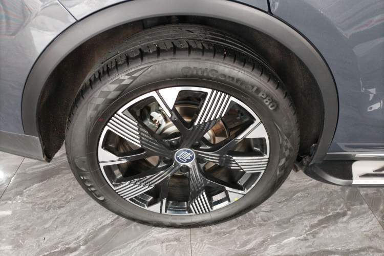 Used BYD Tang New Energy 2024 DM-i Glory Edition 112KM Flagship Model Right Rear Wheel Hub