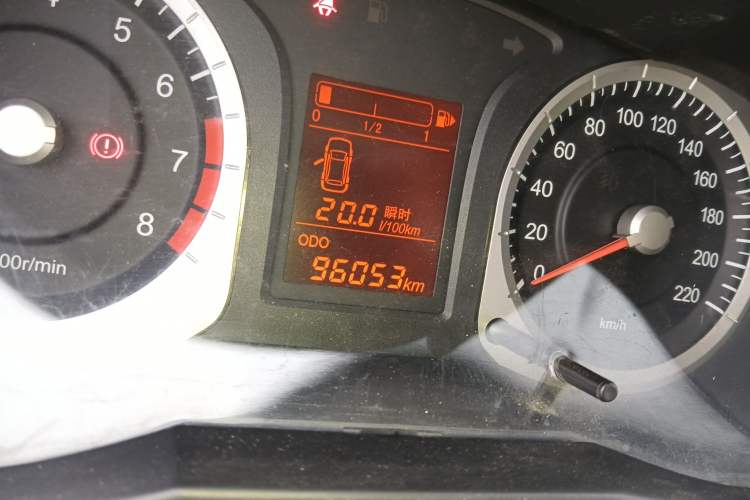 Used Venucia D50 2016 1.6L Manual Elite Edition Odometer Close Up