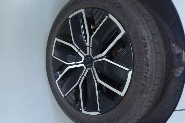 Used Avatr 12 2024 700 Three-Laser Rear-Wheel Drive Luxury Edition
