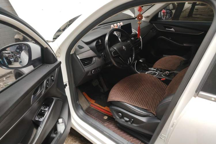 Used BORGWARD BX5 2017 20TGDI Automatic Two-Wheel Drive Pioneer Edition Driver Seat