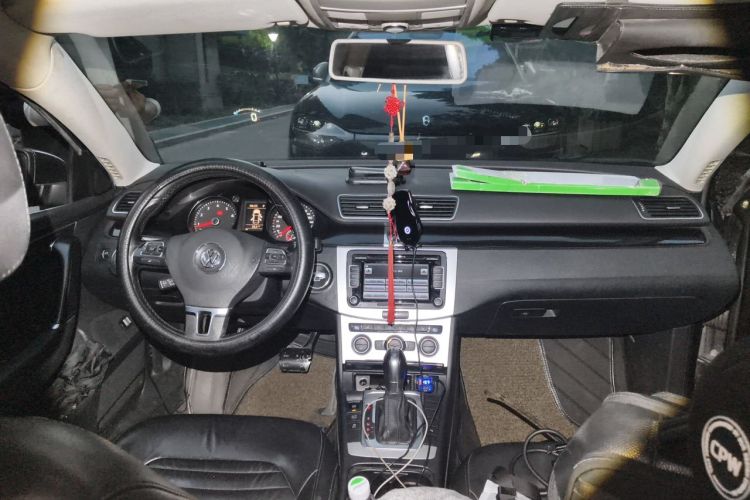 Used Volkswagen Magotan 2013 1.8TSI Luxury Model Interior 2