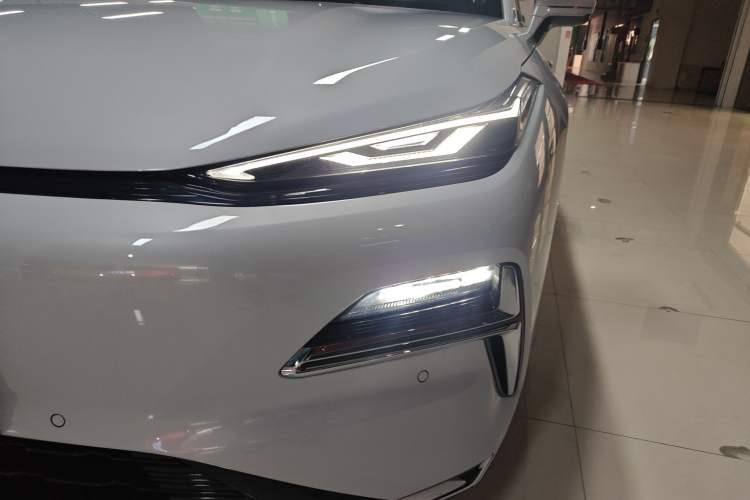 Used Geely Galaxy Galaxy 8 2025 130km EM-i Prestige Edition