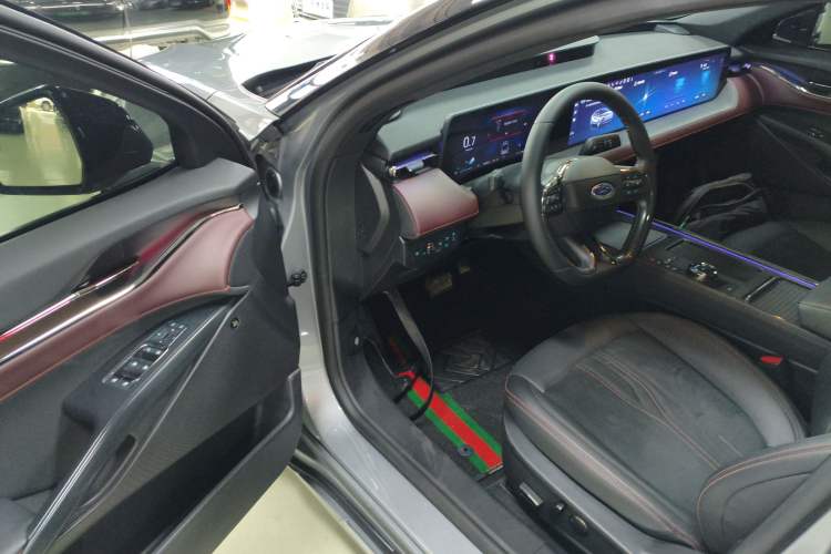 Used Ford Mondeo 2023 EcoBoost 245 Ultimate Model Driver Seat