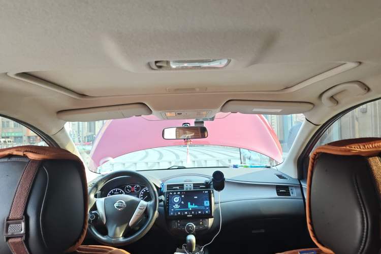 Used Nissan Tiida 2011 1.6L CVT Luxury Edition
