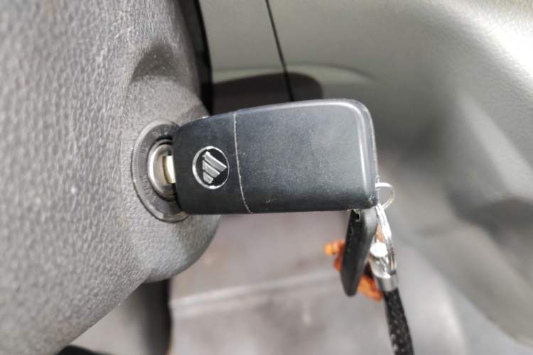 Used Foton Toano 2020 2.5T Manual Tongtu Short Wheelbase Flat Roof 5/6/7-Seater 4J25TC3