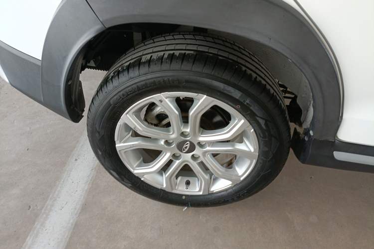 Used Chery Tiggo 3X 2021 Revised Version PLUS 1.5L Manual – Passionate Red Date Edition Right Rear Wheel Hub