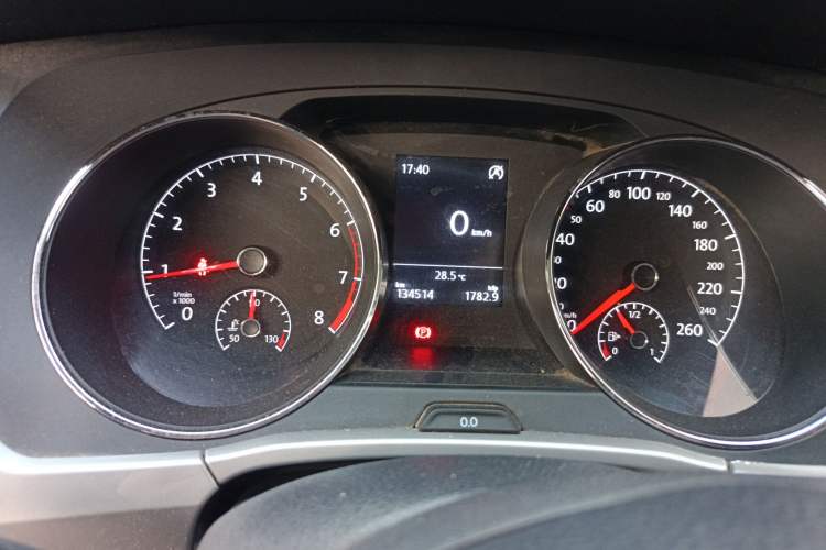 Used Volkswagen Touran 2016 Volkswagen Touran L 280TSI Manual Trend Edition
