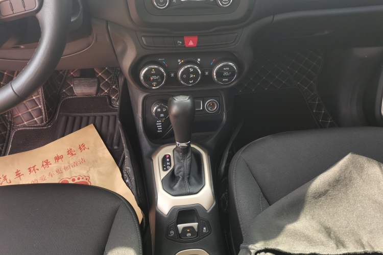 Used Jeep Renegade 2017 180TS Automatic Four-Wheel Drive Superior Edition
