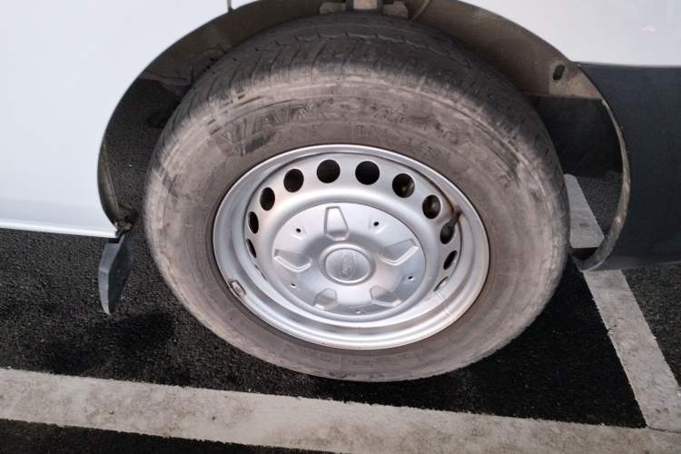 Used Ford Transit 2023 2.0T Gasoline Automatic Multi-Function Commercial Vehicle Mid-Drive Mid-Roof 5/6 Seats
