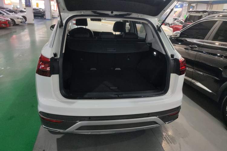 Used Volkswagen Tayron 2020 280TSI Two-Wheel Drive Luxury Connect Edition Trunk