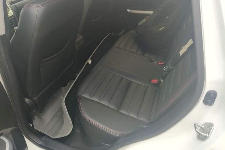 Used Suzuki Vitara 2016 1.4T Automatic Two-Wheel Drive Luxury Version Left Rear Seat