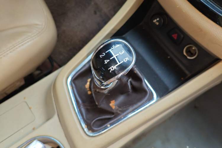 Used Baojun 730 2014 1.5L manual luxury trim 7 seats