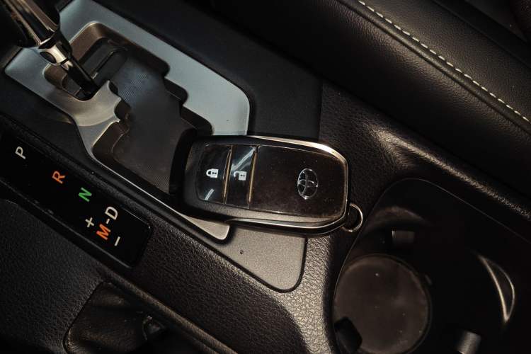 Used Toyota RAV4 2016 2.0L CVT Two-Wheel Drive Smart Edition China V Standard Interior 1