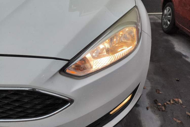 Used Ford Focus 2017 Hatchback 1.6L Automatic Comfort Plus SmartDrive Edition Left Front Headlight