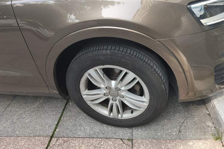 Used Audi Q3 2015 30 TFSI Comfort Model
