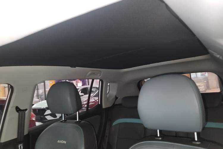 Used AION Y 2023 Plus 510 Smart Edition Headliner