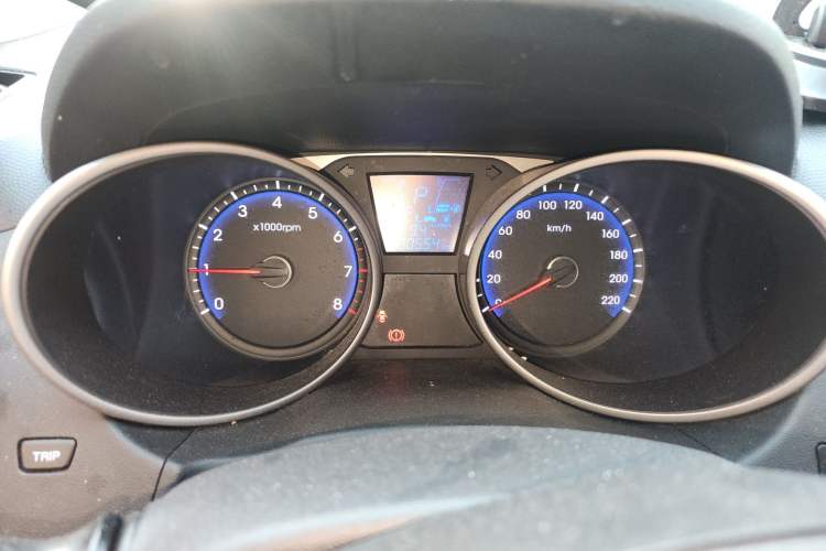 Used Hyundai ix35 2013 2.0L Automatic Two-Wheel Drive Smart GLS China IV Standard Instrument Cluster