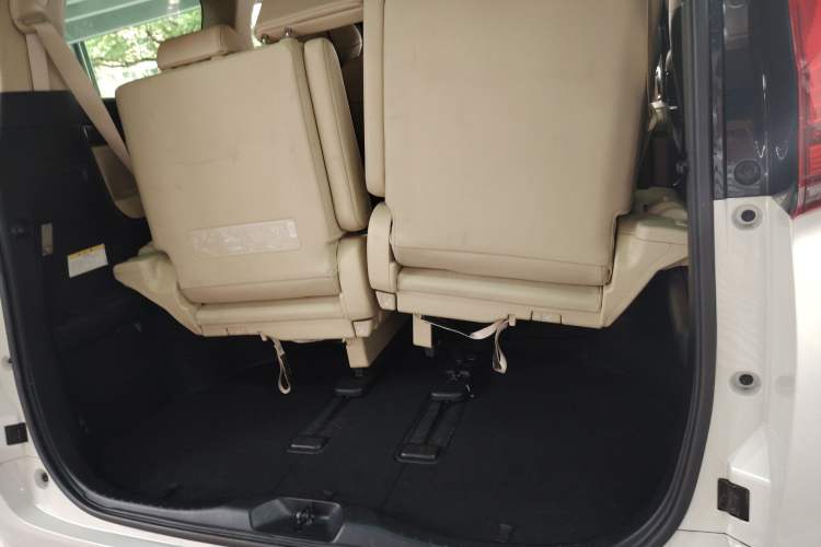 Used Toyota Alphard 2021 Dual-Motor 2.5L Premium Edition Trunk