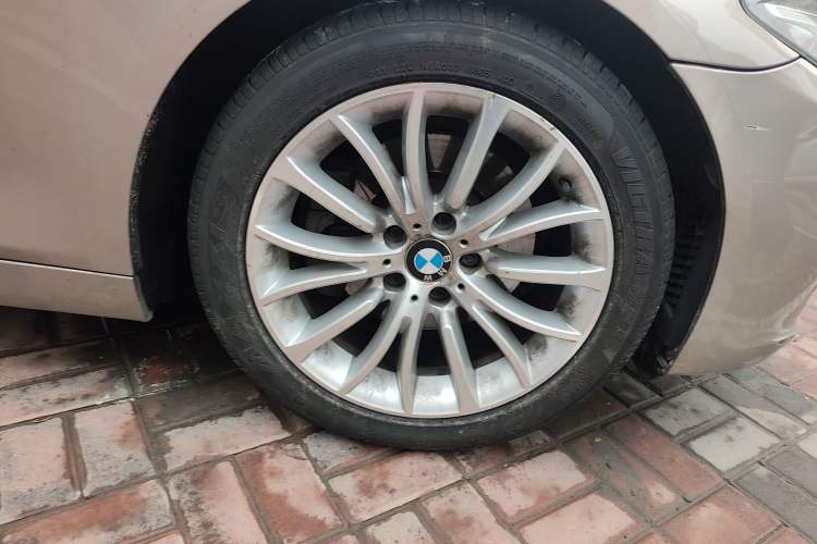 Used BMW 5 Series 2017 525Li Luxury Design Package Right Front Wheel Hub