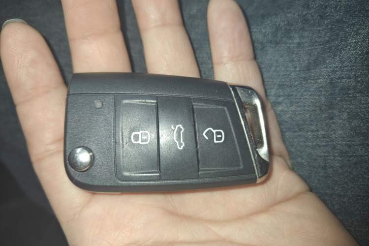 Used Volkswagen Tiguan L 2018 330TSI Automatic Two-Wheel Drive Luxury Edition Vehicle Key