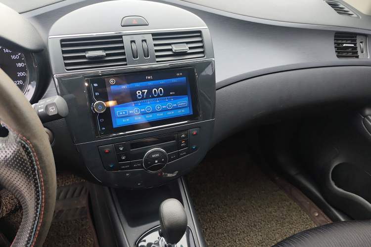 Used Nissan Tiida 2014 1.6L CVT Smart Model