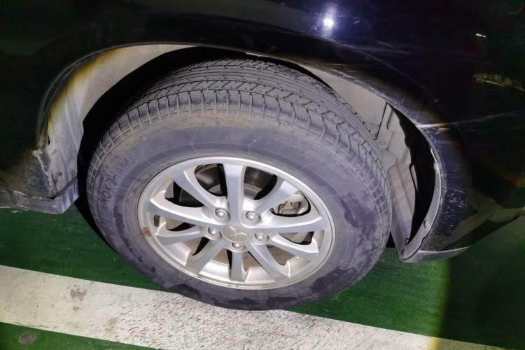 Used Mitsubishi ASX 2013 2.0L CVT Two-Wheel Drive Elite Edition Right Front Wheel Hub