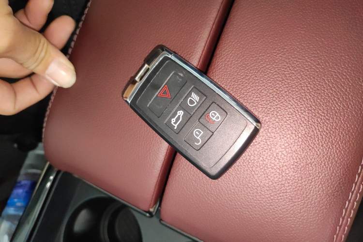 Used Land Rover Range Rover Evoque 2022 Facelifted Aurora L 249 PS R-Dynamic Luxury Edition