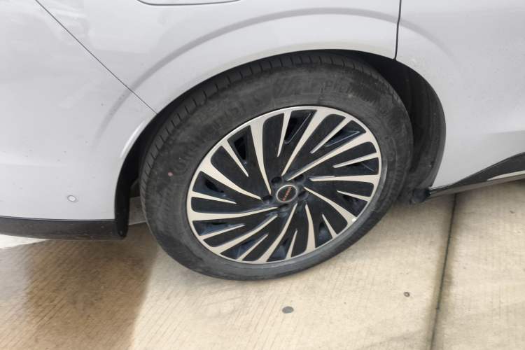 Used EXEED Star Era ET 2024 Extended-Range 240 Ultra All-Wheel Drive Exterior 5