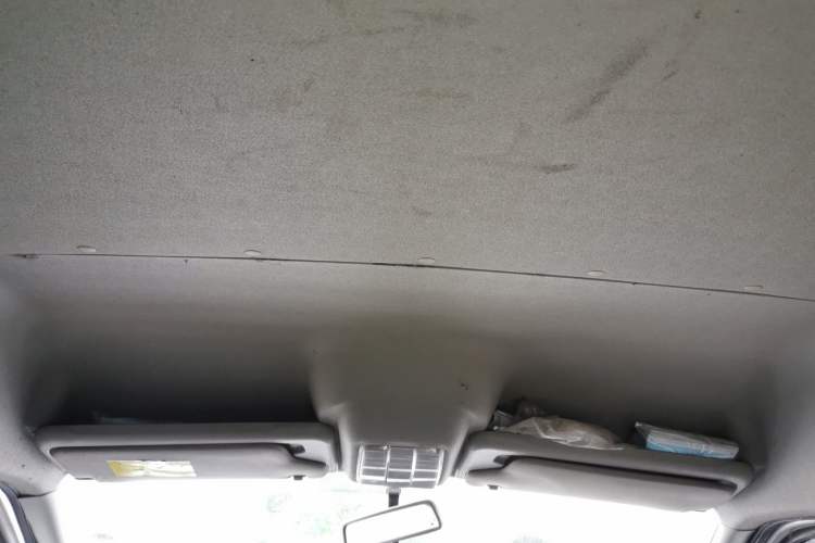 Used SAIC MAXUS Xintu V80 2021 2.0T Manual Classic Aoyuntong Short Wheelbase Mid-Roof 5/6-Seater Headliner