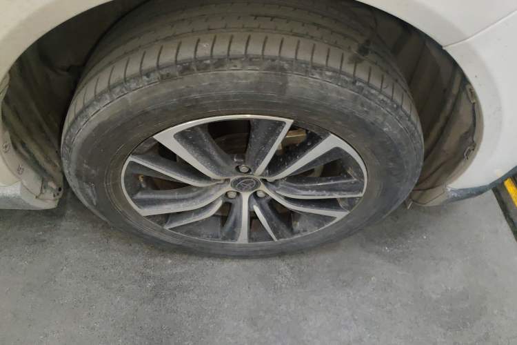 Used Toyota Harrier 2022 2.0L CVT Two-Wheel Drive Luxury Edition Right Front Wheel Hub