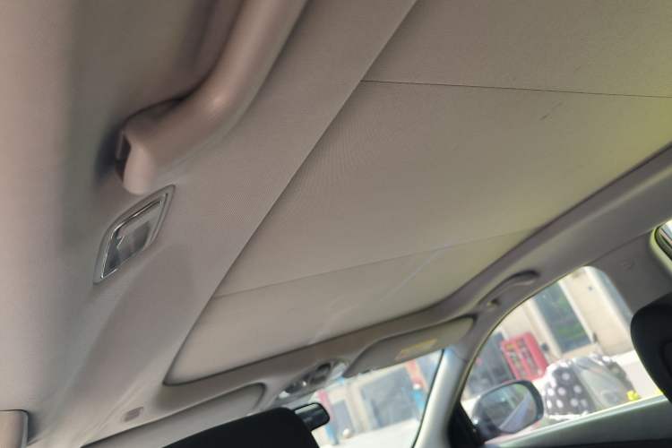 Used Hyundai Santa Fe 2015 2.0T Automatic Two-Wheel Drive Smart Version 5 Seats Headliner